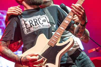 Neck Deep @ Vorst Nationaal, picture 8, photographed by Anoek Houben - FrontView Magazine