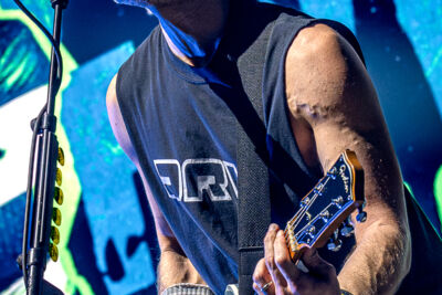 Simple Plan @ Vorst Nationaal, picture 2, photographed by Anoek Houben - FrontView Magazine