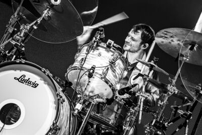 Neck Deep @ Vorst Nationaal, picture 2, photographed by Anoek Houben - FrontView Magazine