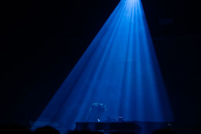 FKJ @ De Roma, picture 9, photographed by Luca Depuydt - FrontView Magazine