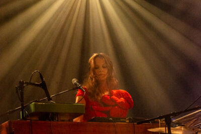 Stef Kamil Carlens & The Poem @Handelsbeurs Gent, foto 4, foto's door Raf Van Daele - FrontView Magazine