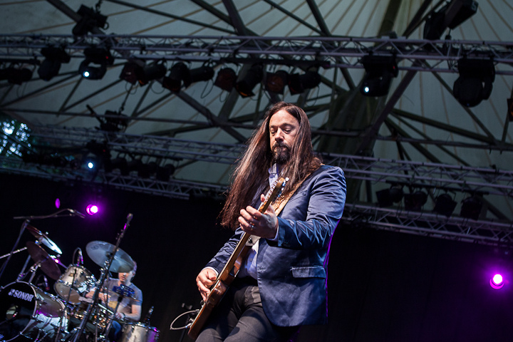 The Tragically Hip @ OLT Rivierenhof, picture 8, photographed by Dorien Goetschalckx - FrontView Magazine