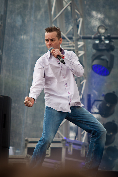 Sam gooris @ Pennenzakkenrock editie 2013, picture 7, photographed by Carine Wouters - FrontView Magazine