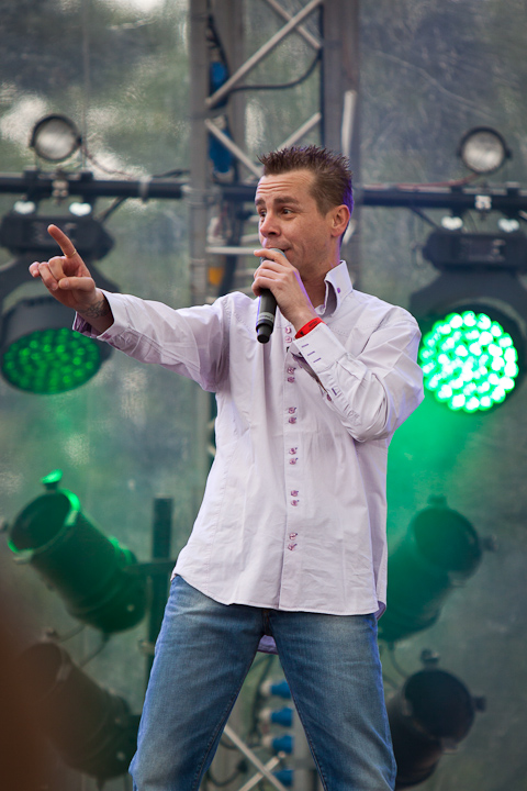 Sam gooris @ Pennenzakkenrock editie 2013, picture 11, photographed by Carine Wouters - FrontView Magazine