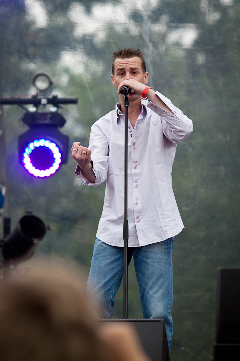 Sam gooris @ Pennenzakkenrock editie 2013, picture 14, photographed by Carine Wouters - FrontView Magazine