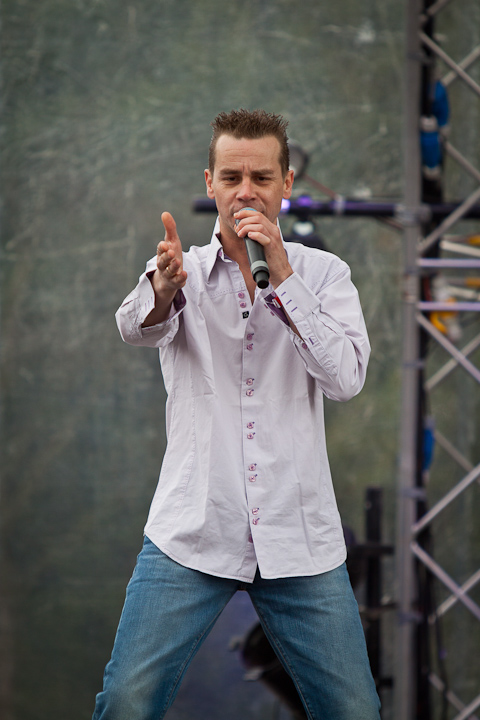 Sam gooris @ Pennenzakkenrock editie 2013, picture 15, photographed by Carine Wouters - FrontView Magazine
