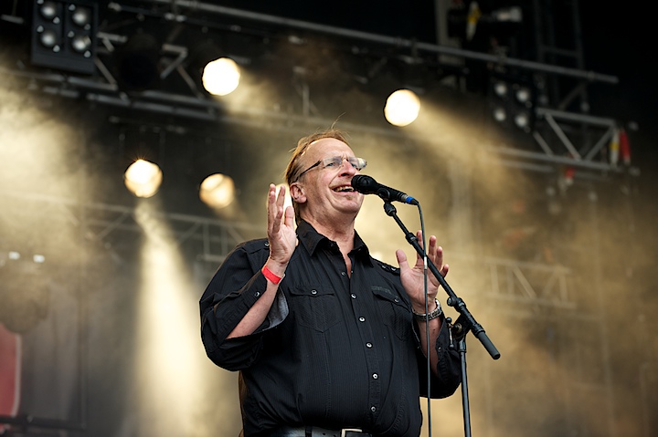 Clown Genk on Stage 2013, picture 1, photographed by James Van Roosbroeck - FrontView Magazine
