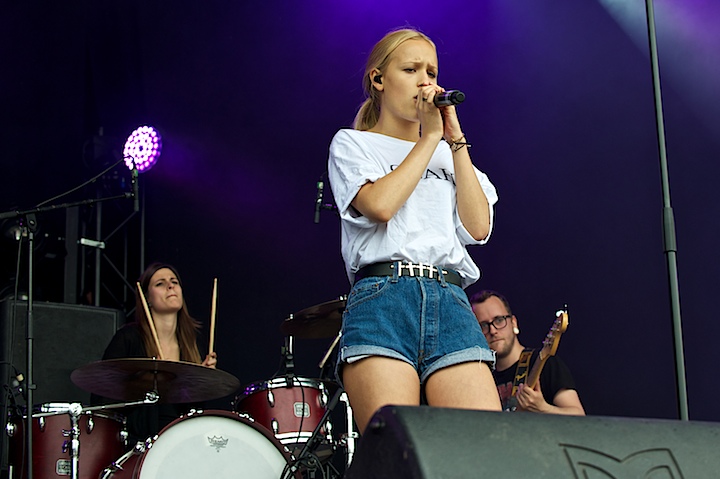 Jill Shaw Genk on Stage 2013, picture 3, photographed by James Van Roosbroeck - FrontView Magazine
