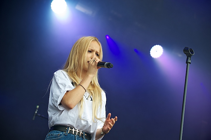 Jill Shaw Genk on Stage 2013, picture 18, photographed by James Van Roosbroeck - FrontView Magazine
