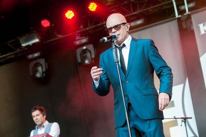 Kings of pop - Kanaalfeesten @ Willebroek, picture 2, photographed by FrontView Magazine