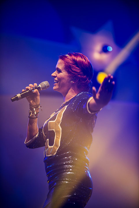 Q-Music De Foute Party 2013: podia, picture 5, photographed by Jonas Wallecan - FrontView Magazine
