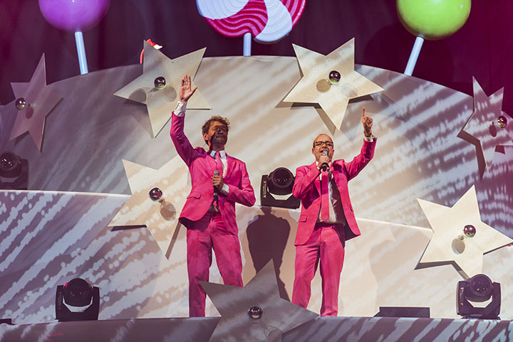 Q-Music De Foute Party 2013: podia, picture 21, photographed by Jonas Wallecan - FrontView Magazine