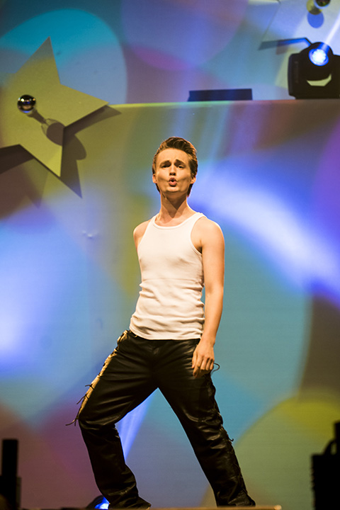 Q-Music De Foute Party 2013: podia, picture 24, photographed by Jonas Wallecan - FrontView Magazine