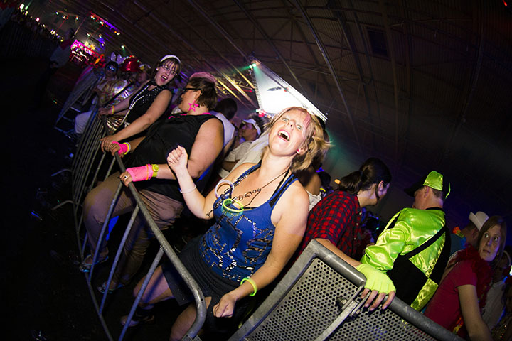 Q-Music De Foute Party 2013 : sfeer, picture 1, photographed by Jonas Wallecan - FrontView Magazine