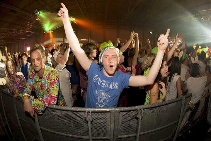 Q-Music De Foute Party 2013 : sfeer, picture 8, photographed by Jonas Wallecan - FrontView Magazine