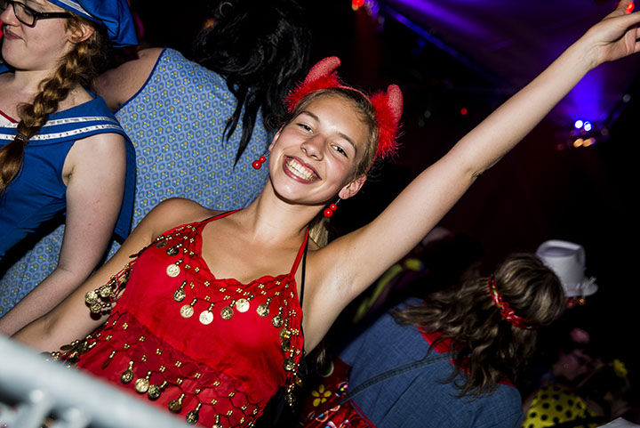 Q-Music De Foute Party 2013 : sfeer, picture 13, photographed by Jonas Wallecan - FrontView Magazine