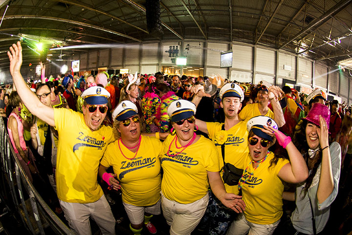 Q-Music De Foute Party 2013 : sfeer, picture 23, photographed by Jonas Wallecan - FrontView Magazine