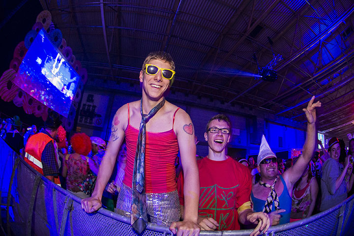 Q-Music De Foute Party 2013 : sfeer, picture 34, photographed by Jonas Wallecan - FrontView Magazine