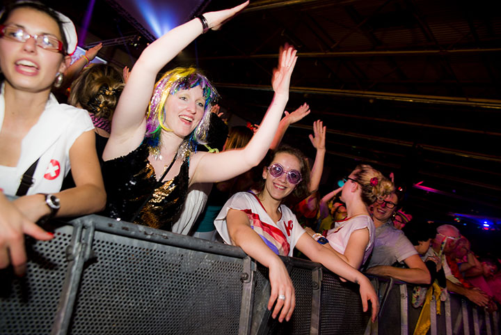 Q-Music De Foute Party 2013 : sfeer, picture 39, photographed by Jonas Wallecan - FrontView Magazine