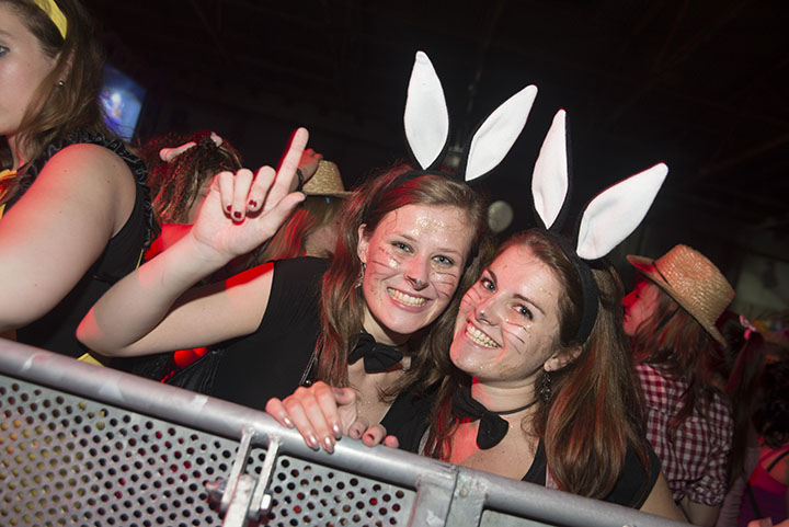 Q-Music De Foute Party 2013 : sfeer, picture 44, photographed by Jonas Wallecan - FrontView Magazine