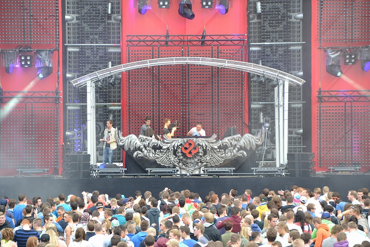 Sunrise Festival @ Lilse Bergen - Editie 2013 dag 1, picture 79, photographed by Tom Van Tongerloo - FrontView Magazine
