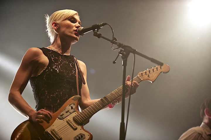 Trixie Whitley Genk on Stage 2013, picture 3, photographed by James Van Roosbroeck - FrontView Magazine