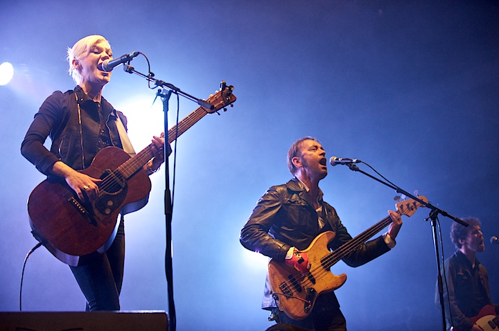 Trixie Whitley Genk on Stage 2013, picture 11, photographed by James Van Roosbroeck - FrontView Magazine