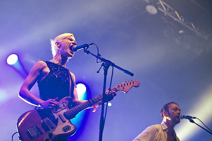 Trixie Whitley Genk on Stage 2013, picture 27, photographed by James Van Roosbroeck - FrontView Magazine