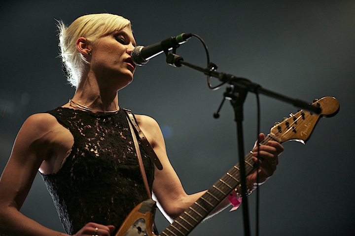 Trixie Whitley Genk on Stage 2013, picture 29, photographed by James Van Roosbroeck - FrontView Magazine