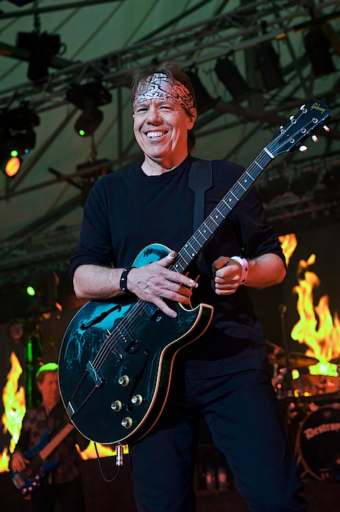 George Thorogood and The Destroyers @ OLT Rivierenhof, picture 11, photographed by James Van Roosbroeck - FrontView Magazine