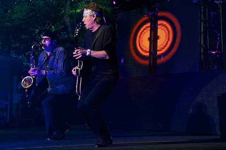 George Thorogood and The Destroyers @ OLT Rivierenhof, picture 14, photographed by James Van Roosbroeck - FrontView Magazine