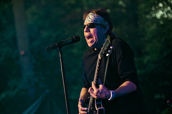 George Thorogood and The Destroyers @ OLT Rivierenhof, picture 16, photographed by James Van Roosbroeck - FrontView Magazine