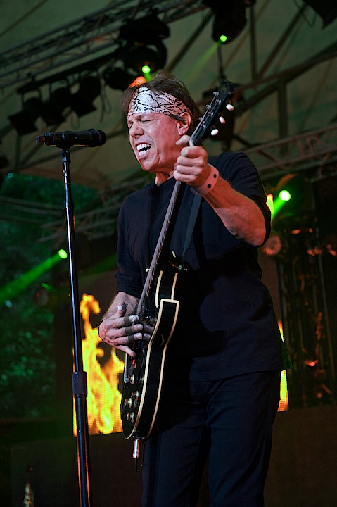 George Thorogood and The Destroyers @ OLT Rivierenhof, picture 19, photographed by James Van Roosbroeck - FrontView Magazine