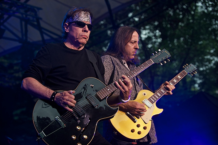 George Thorogood and The Destroyers @ OLT Rivierenhof, picture 23, photographed by James Van Roosbroeck - FrontView Magazine