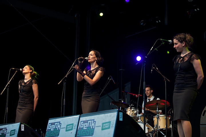 The Jacquelines @ Genk on Stage 2013, foto 8, foto's door James Van Roosbroeck - FrontView Magazine