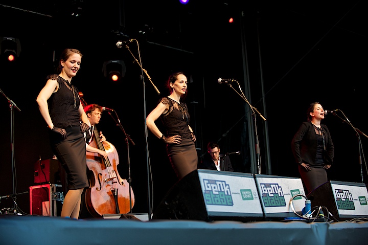 The Jacquelines @ Genk on Stage 2013, foto 12, foto's door James Van Roosbroeck - FrontView Magazine