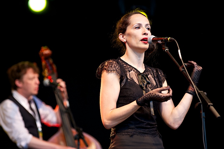 The Jacquelines @ Genk on Stage 2013, foto 14, foto's door James Van Roosbroeck - FrontView Magazine