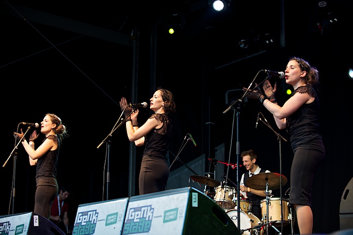 The Jacquelines @ Genk on Stage 2013, foto 21, foto's door James Van Roosbroeck - FrontView Magazine