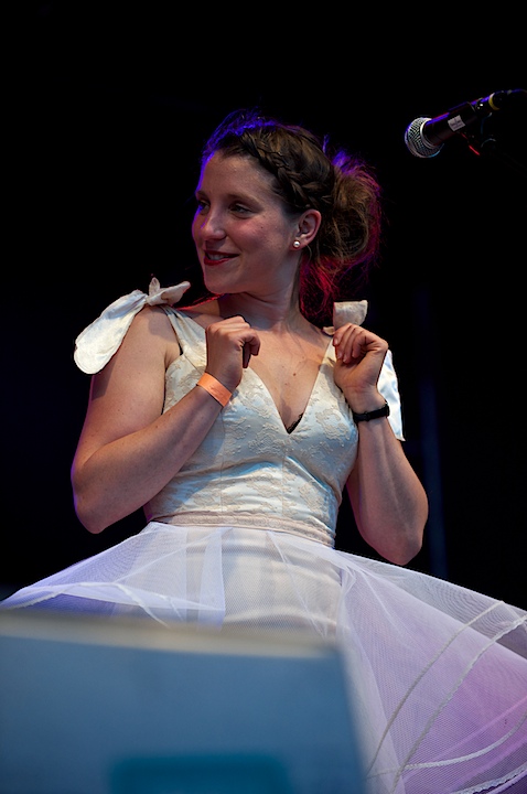 The Jacquelines @ Genk on Stage 2013, foto 22, foto's door James Van Roosbroeck - FrontView Magazine