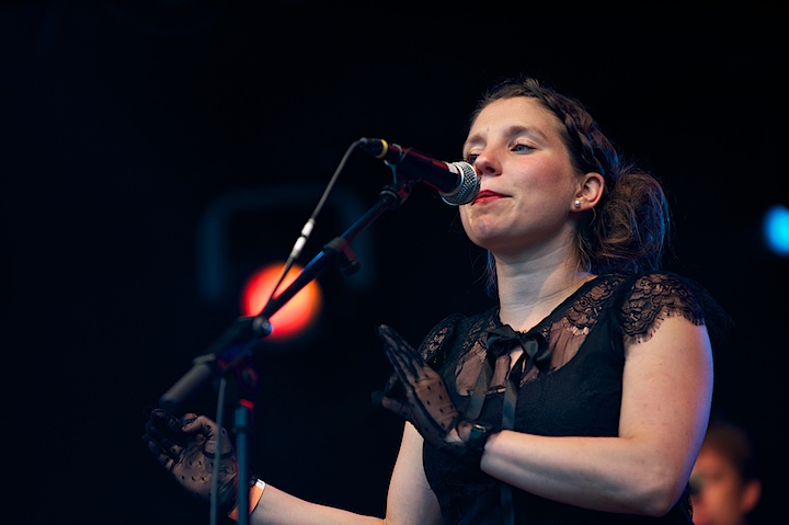 The Jacquelines @ Genk on Stage 2013, foto 31, foto's door James Van Roosbroeck - FrontView Magazine