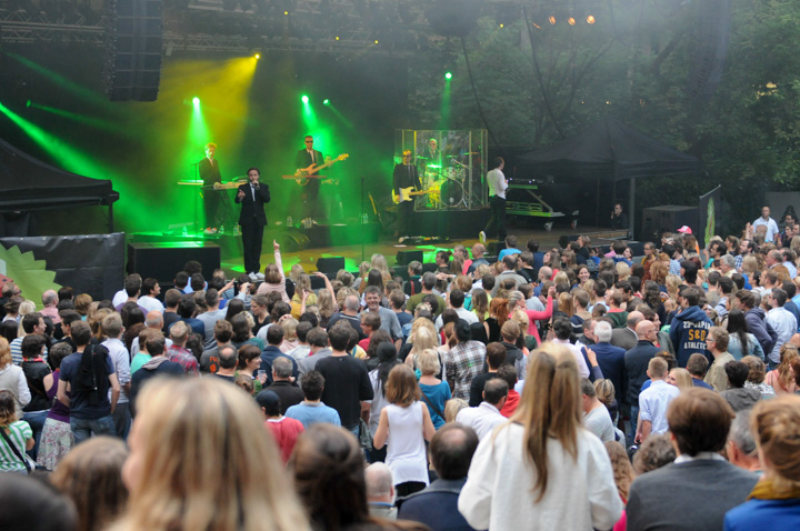Cookies & Cream @ Openluchttheater Rivierenhof, picture 1, photographed by Youri Vanlommel - FrontView Magazine