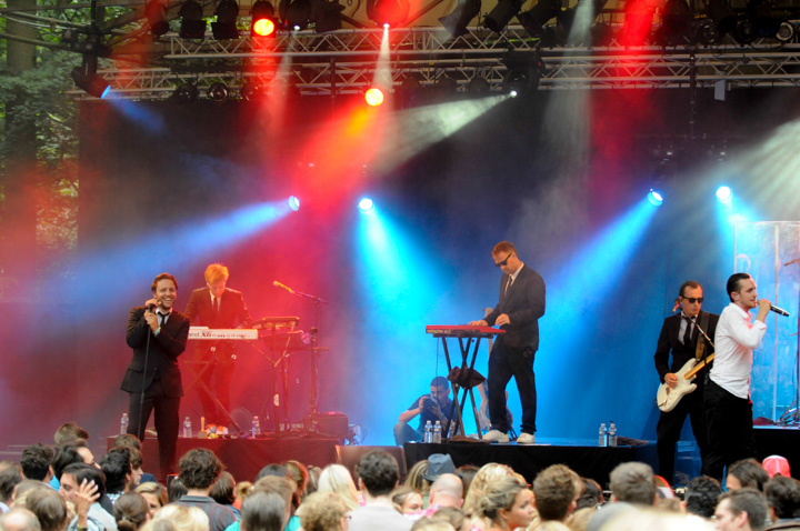 Cookies & Cream @ Openluchttheater Rivierenhof, picture 3, photographed by Youri Vanlommel - FrontView Magazine