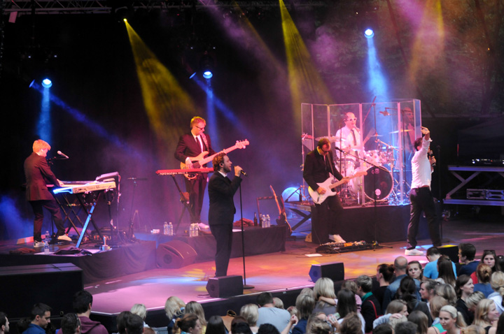 Cookies & Cream @ Openluchttheater Rivierenhof, picture 4, photographed by Youri Vanlommel - FrontView Magazine