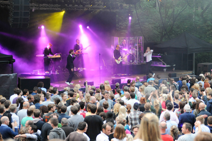 Cookies & Cream @ Openluchttheater Rivierenhof, picture 12, photographed by Youri Vanlommel - FrontView Magazine