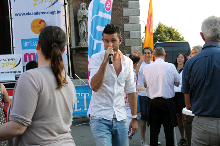 Maarten Cox @ Vlaanderen Zingt in Maasmechelen, picture 10, photographed by Heidi Elen - FrontView Magazine