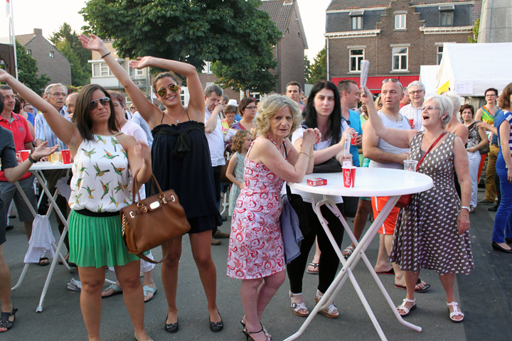 Maarten Cox @ Vlaanderen Zingt in Maasmechelen, picture 11, photographed by Heidi Elen - FrontView Magazine