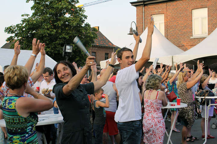 Maarten Cox @ Vlaanderen Zingt in Maasmechelen, picture 14, photographed by Heidi Elen - FrontView Magazine