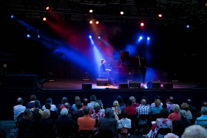 Rufus Wainwright @ Openluchttheater Rivierenhof, picture 6, photographed by Marc Verdonck - FrontView Magazine