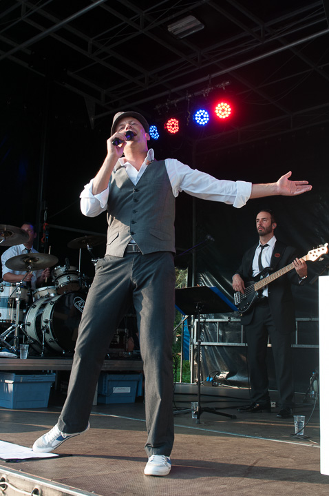 Wim Leys @ Vlaanderen Zingt Averbode, picture 7, photographed by James Van Roosbroeck - FrontView Magazine