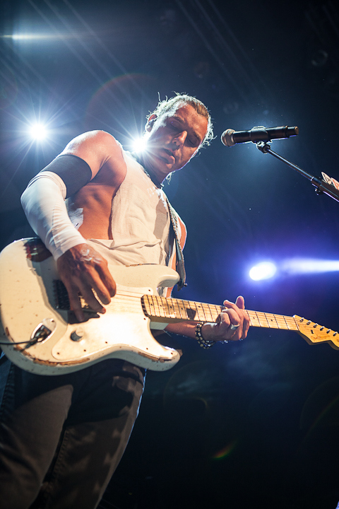 Bush @ Effenaar, picture 1, photographed by Dorien Goetschalckx - FrontView Magazine